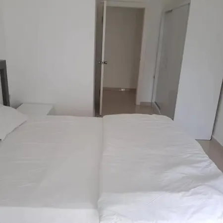 Apartment With 4 Bedroom In Cleopatra アパート *